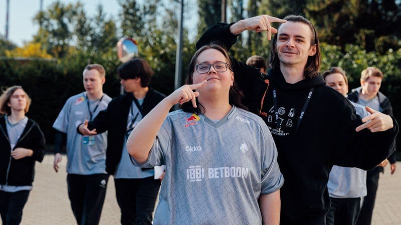 Team Spirit и FURIA Esports на групповом этапе PGL Masters Bucharest 2026 по CS2