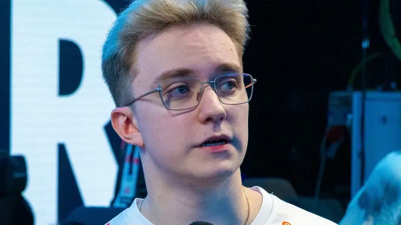 Логотипы Envy, GamerLegion, Virtus.pro и BIG на фоне турнирной сетки PGL Major Singapore 2026