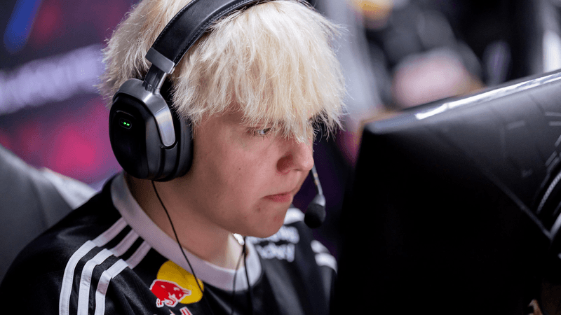 Дмитрий dem0n Мирошниченко из FUT Esports празднует победу над Team Vitality на PGL Masters Bucharest 2026