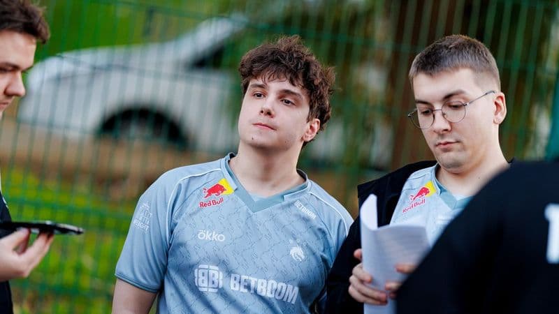Михаил Misha Агатов комментирует матч PARIVISION и Team Spirit на UNIVERSE by FISSURE