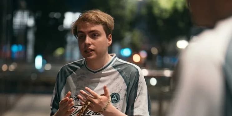 Логотипы Team Liquid и Astra Invicta на фоне турнира UNIVERSE by FISSURE