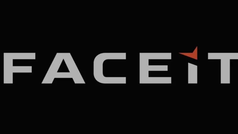 Логотип FACEIT на тёмном фоне с элементами CS2
