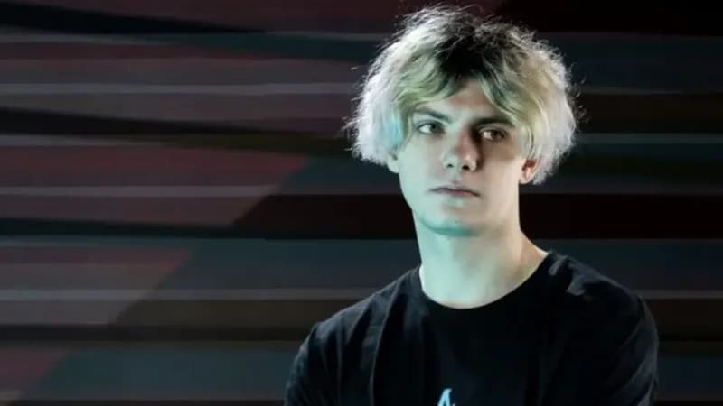 Денис deko Жуков на стриме