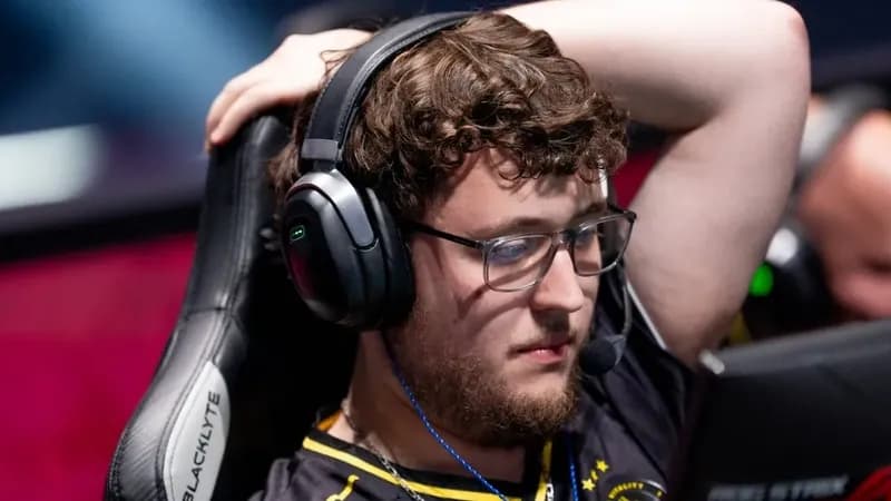 Игроки FUT Esports празднуют победу над Team Vitality на PGL Masters Bucharest 2026