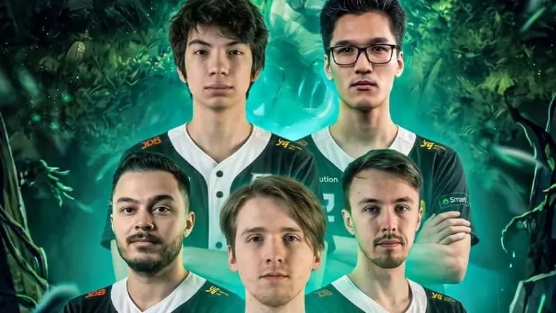 Логотип PlayTime на фоне героев Dota 2