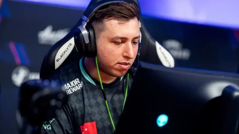 MOUZ празднует победу над Aurora Gaming на PGL Masters Bucharest 2026 по CS2