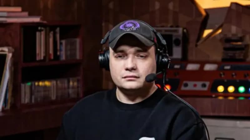 Логотип OG и Team Spirit на фоне турнира UNIVERSE by FISSURE по Dota 2
