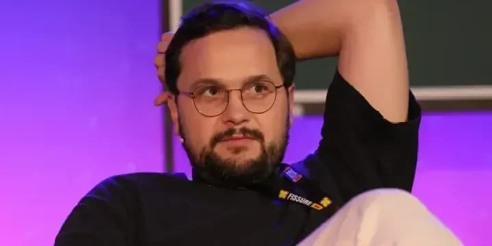 Дмитрий hooch Богданов на турнире по CS2