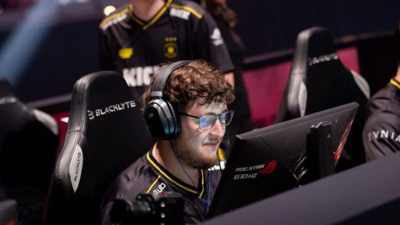Игроки Nemiga Gaming празднуют победу над Team Vitality в полуфинале PGL Masters Bucharest 2026