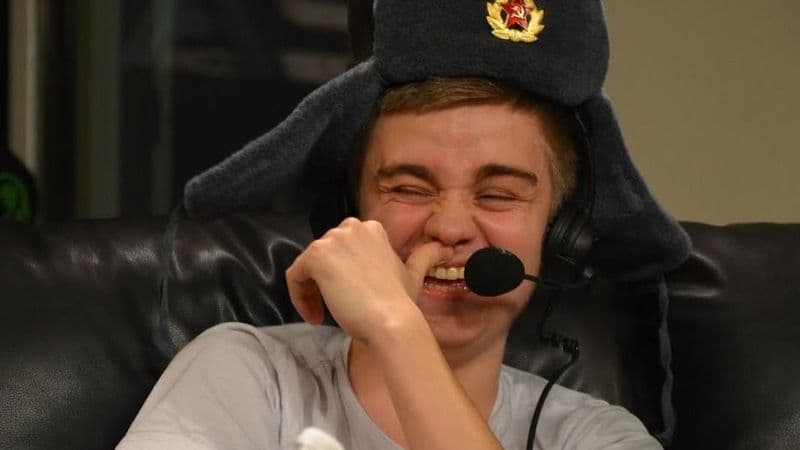 Логотипы турниров The Summit, EPICENTER, StarLadder и Dota PIT на тёмном фоне